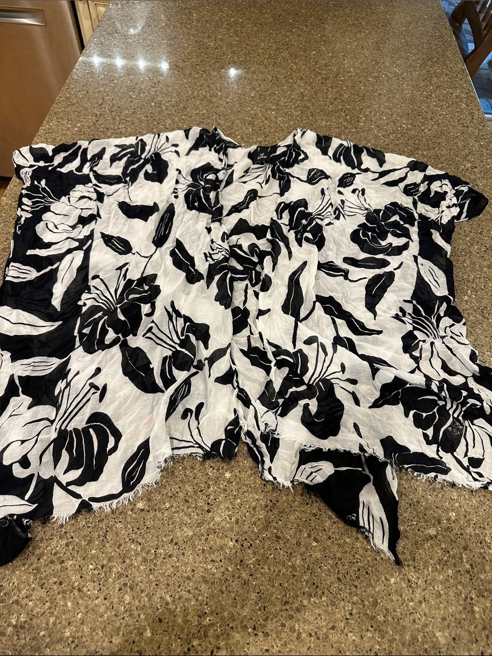 Black & White Floral Women's Top/wrap